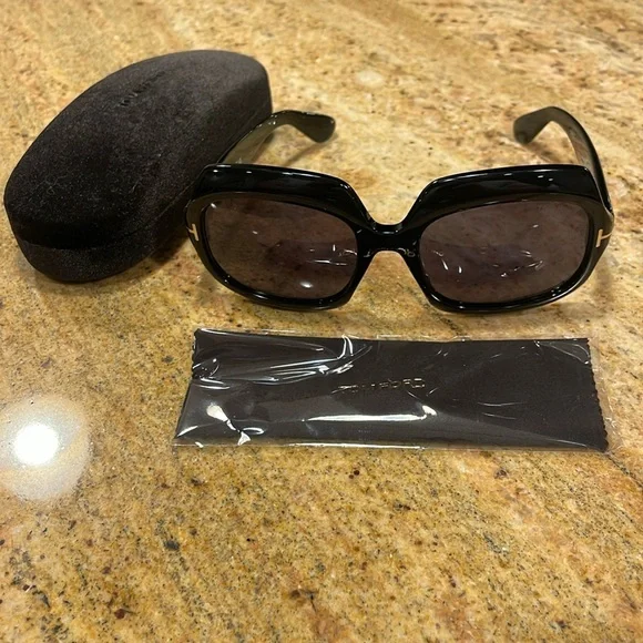 Tom Ford Ren sunglasses. TF1155.  60-20-135 eyewear.  Glasses.  Brand new TOM FORD Ren 60MM Geometric Sunglasses | Saks Fifth Avenue main image 2